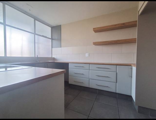 2 BEDROOM FLAT FOR SALE IN THREE RIVERS